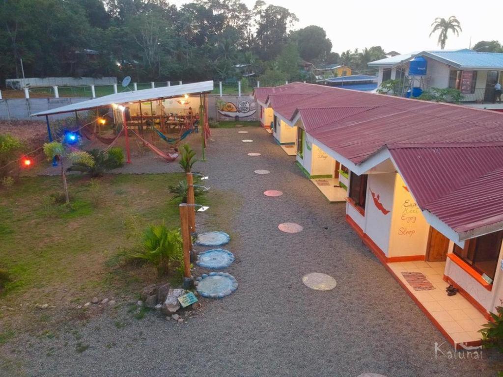 Kalunay Hostel Puerto Viejo de Talamanca المظهر الخارجي الصورة